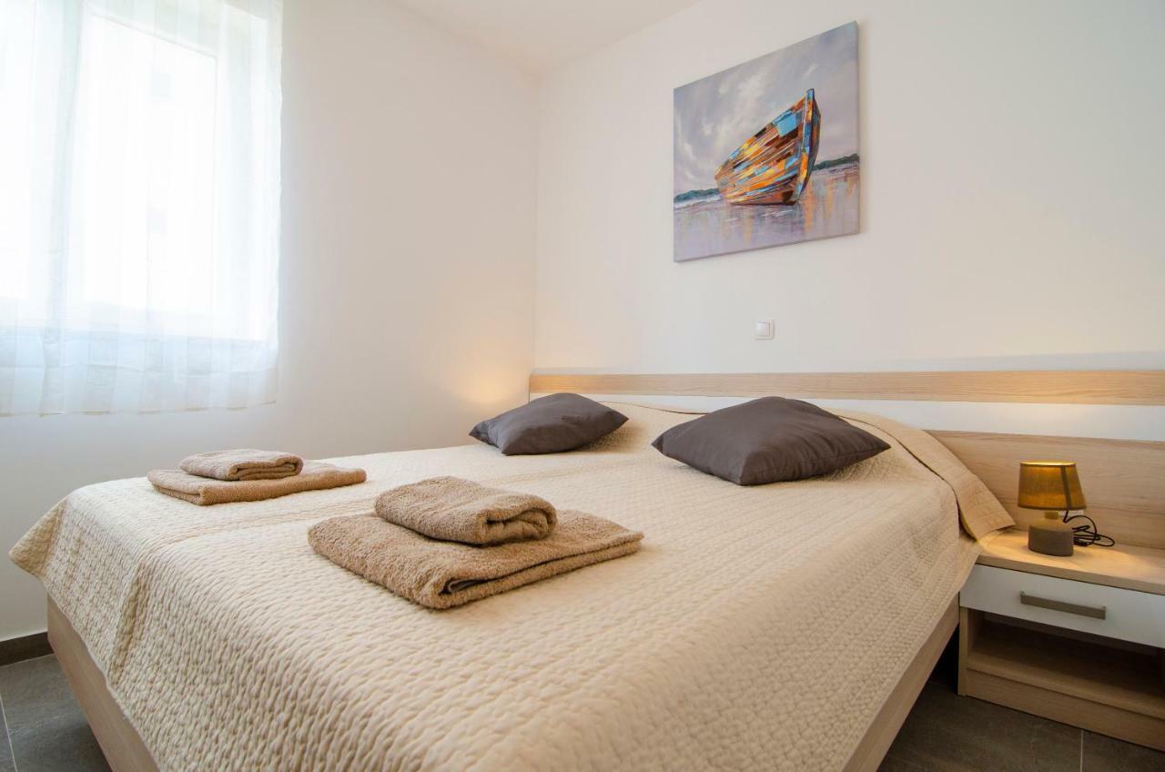Apartments Sara 2 Bol Dış mekan fotoğraf
