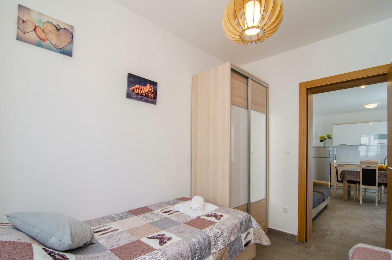 Apartments Sara 2 Bol Dış mekan fotoğraf