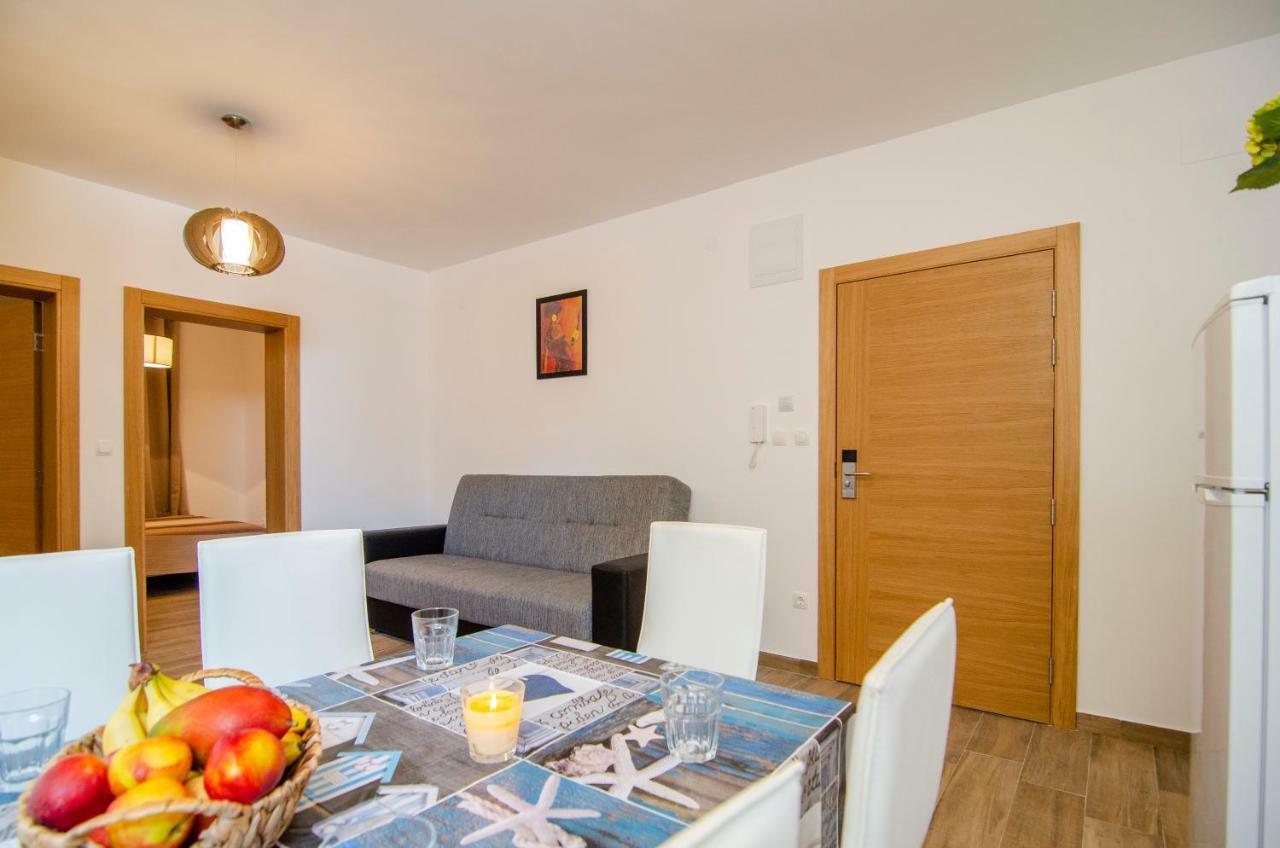 Apartments Sara 2 Bol Dış mekan fotoğraf