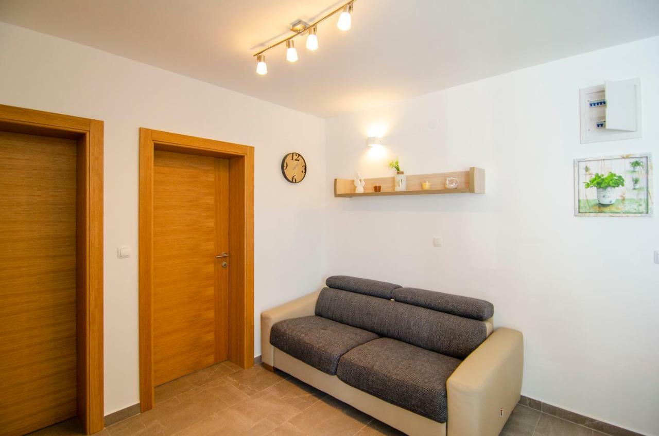 Apartments Sara 2 Bol Dış mekan fotoğraf