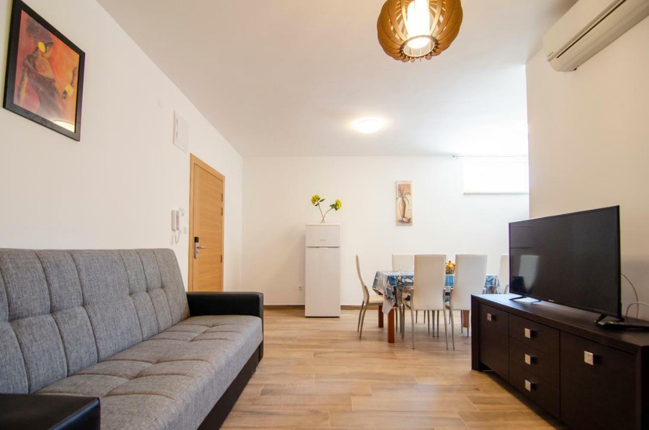 Apartments Sara 2 Bol Dış mekan fotoğraf