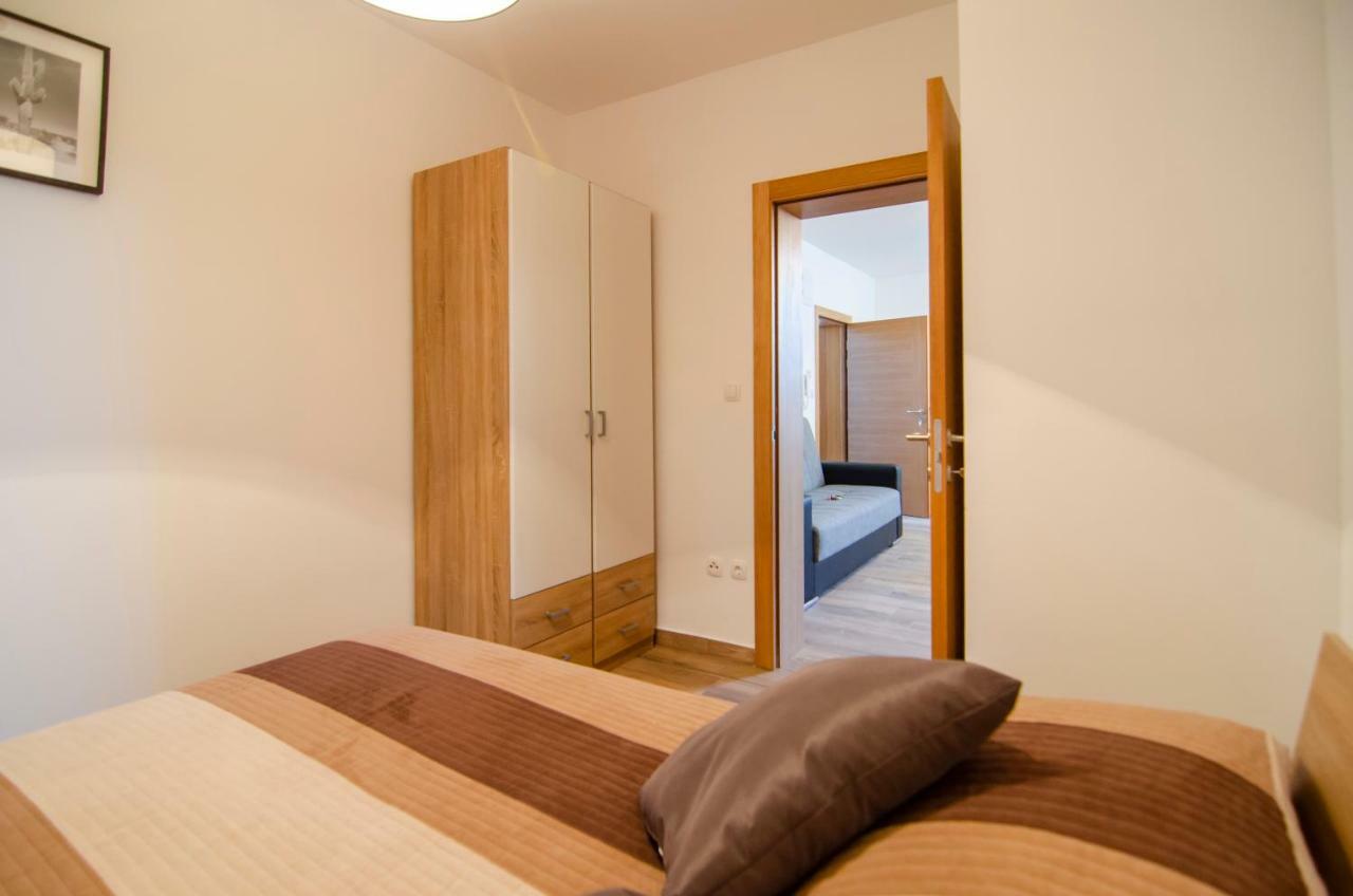 Apartments Sara 2 Bol Dış mekan fotoğraf