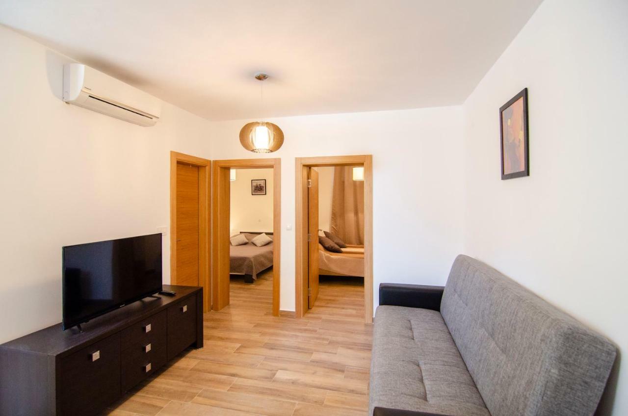 Apartments Sara 2 Bol Dış mekan fotoğraf