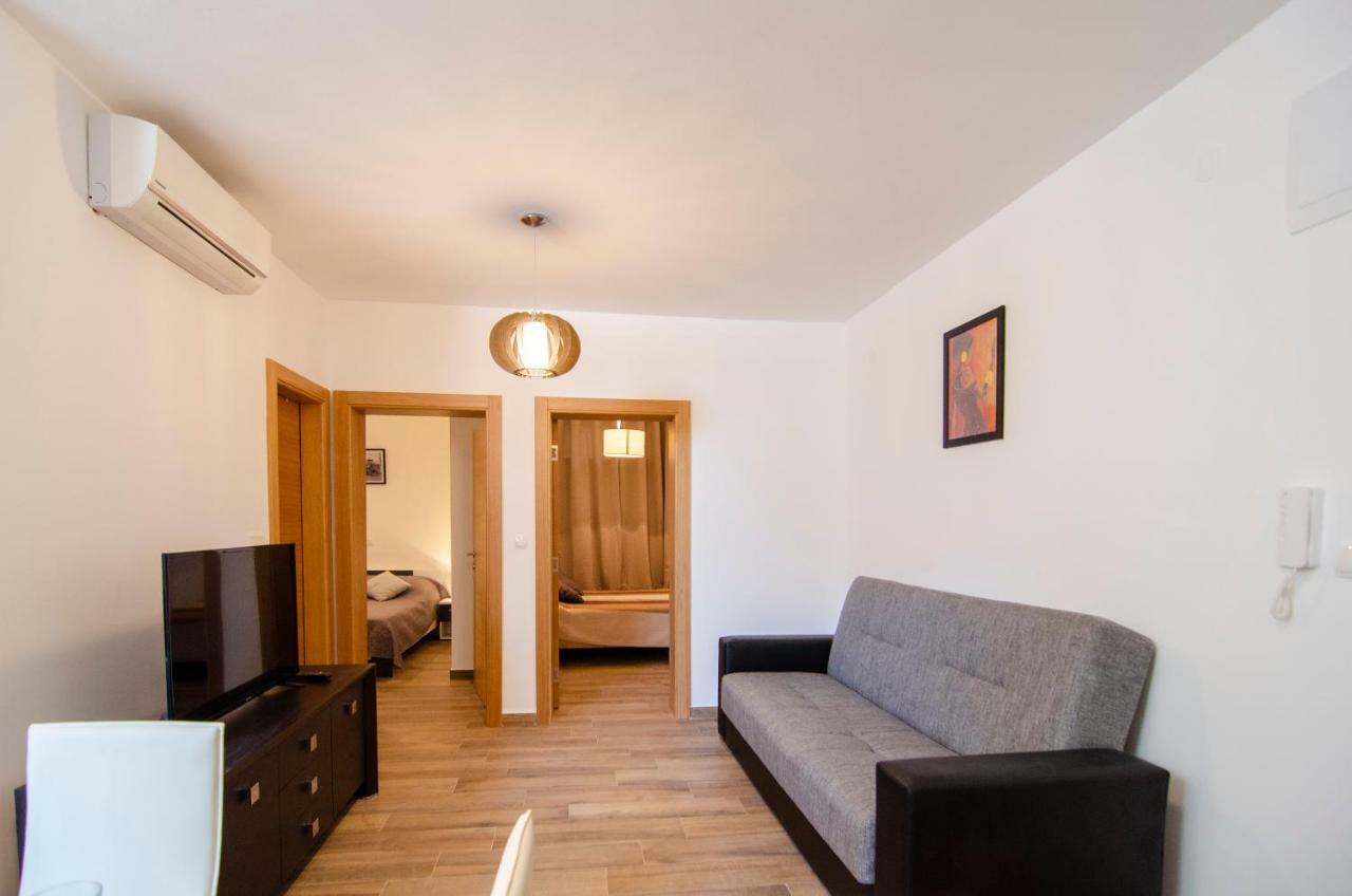 Apartments Sara 2 Bol Dış mekan fotoğraf