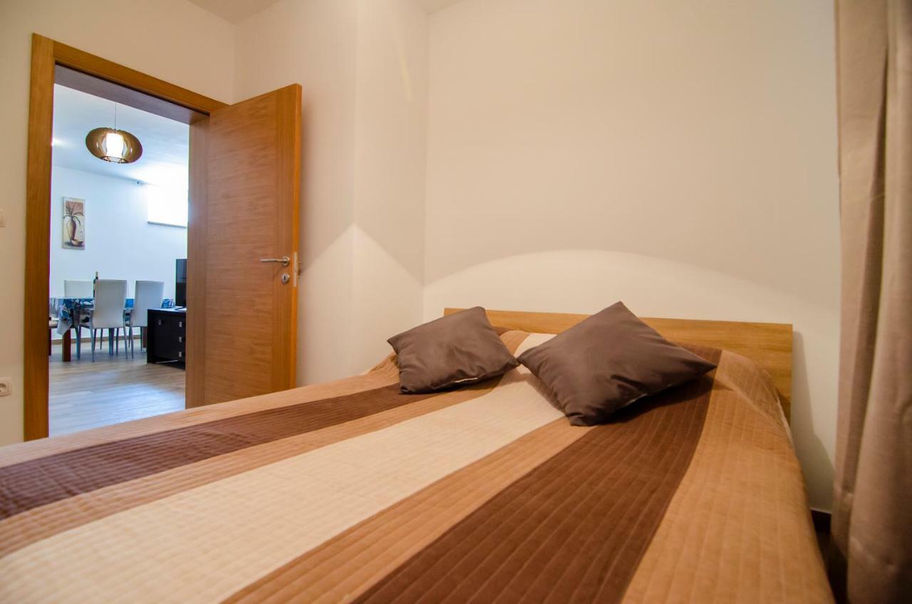 Apartments Sara 2 Bol Dış mekan fotoğraf