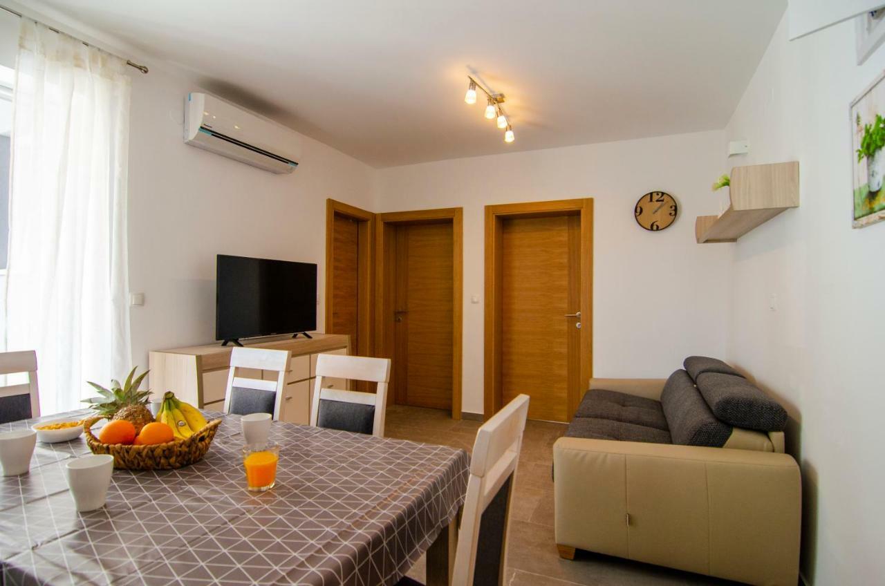 Apartments Sara 2 Bol Dış mekan fotoğraf